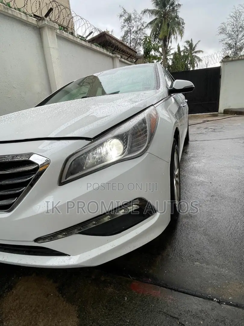 Hyundai Sonata SE 4dr Sedan (2.4L 4cyl 6A) 2015 White