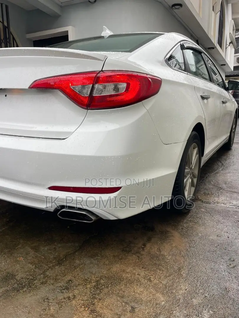 Hyundai Sonata SE 4dr Sedan (2.4L 4cyl 6A) 2015 White
