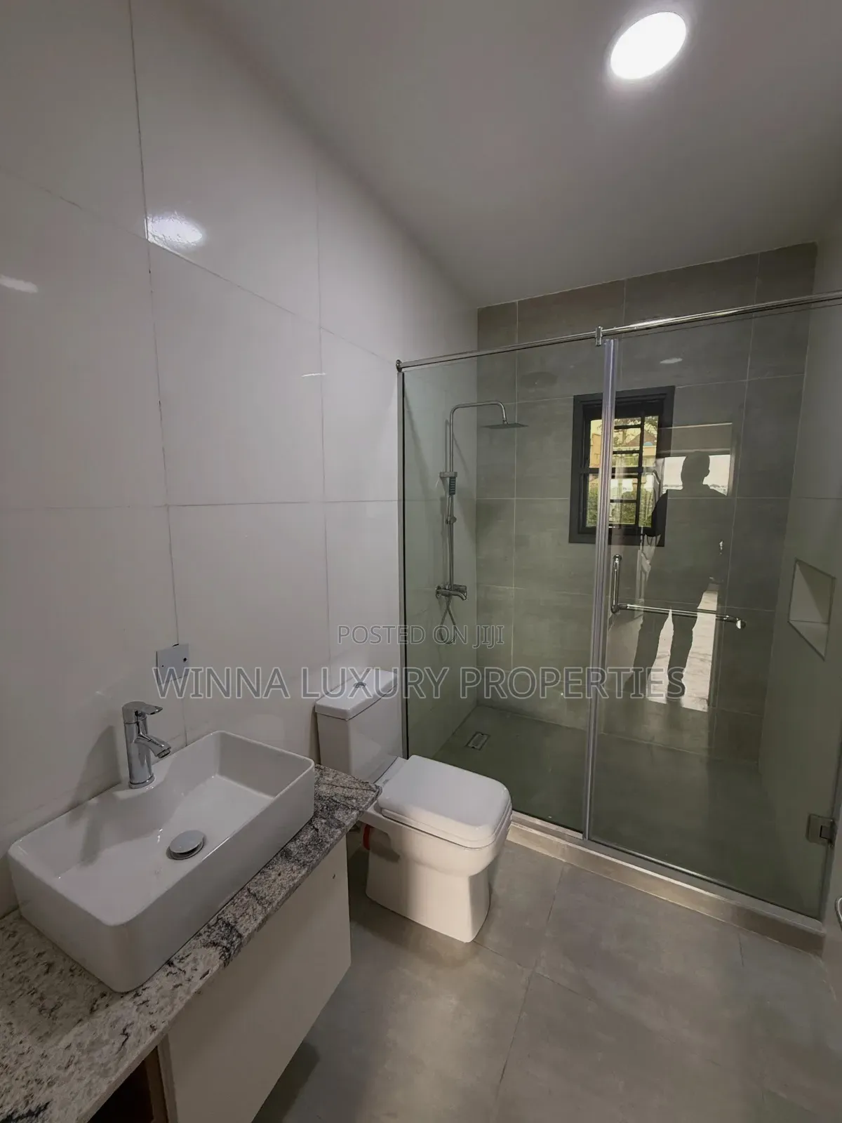5bdrm Townhouse / Terrace in Guzape for rent