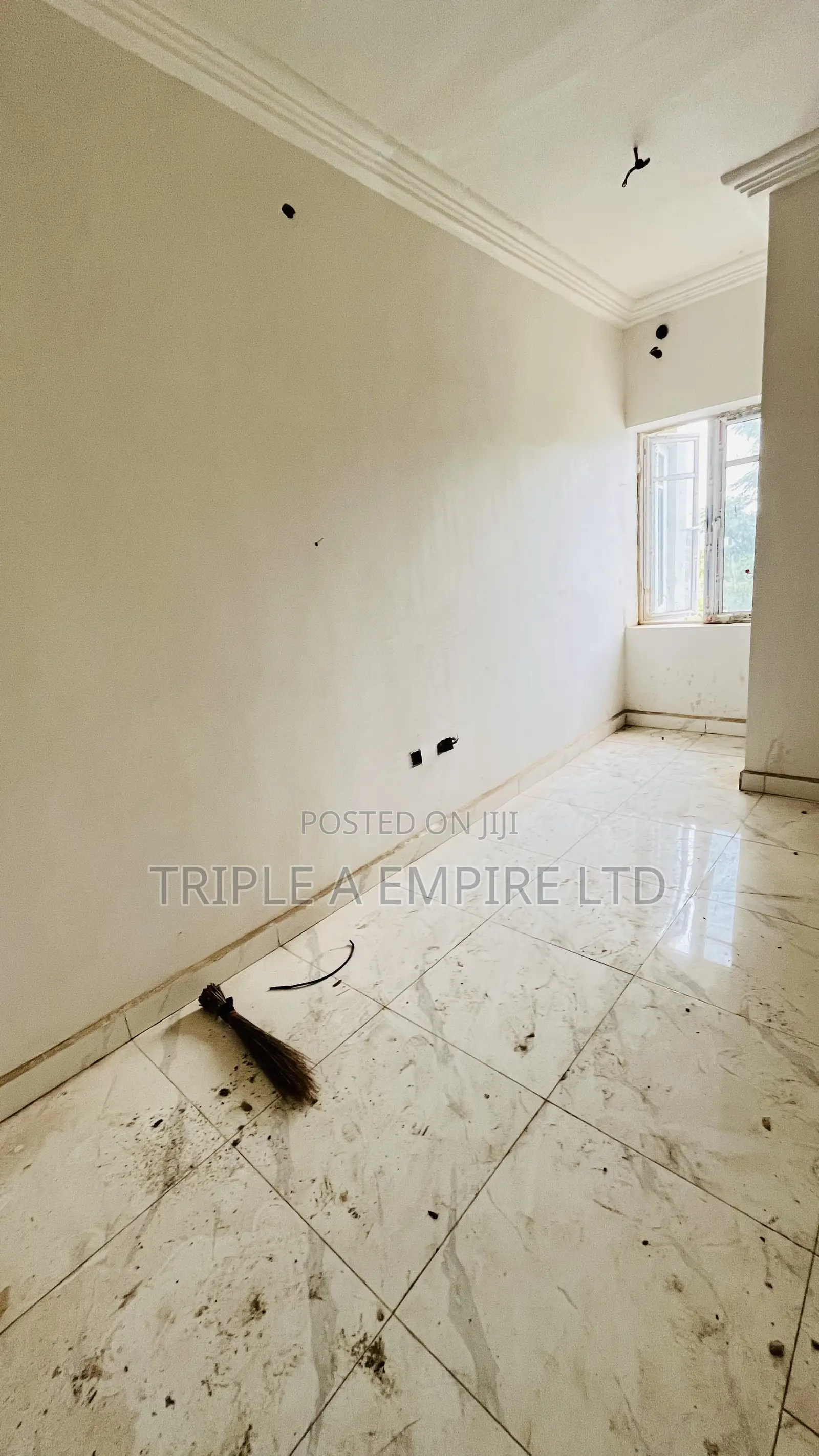 4bdrm Apartment in Life Camp for sale