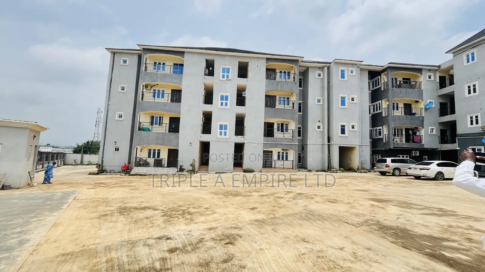 4bdrm Apartment in Life Camp for sale