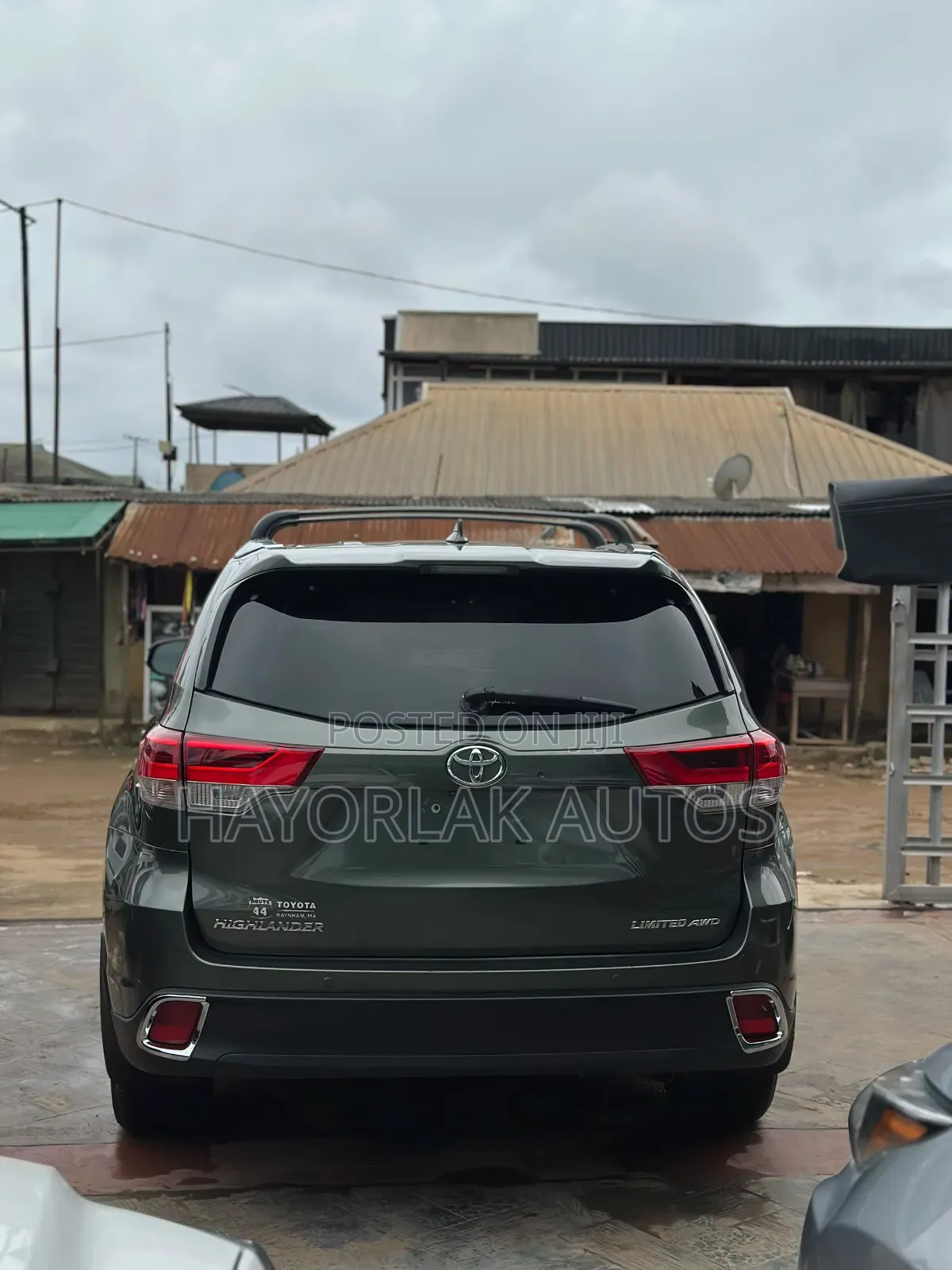 Toyota Highlander Limited Platinum 4dr SUV AWD (3.5L 6cyl 6A) 2015