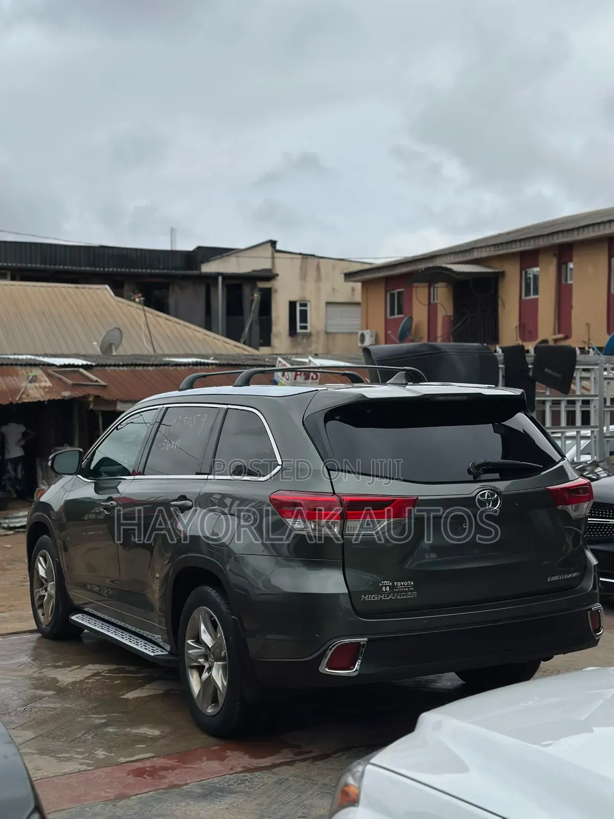 Toyota Highlander Limited Platinum 4dr SUV AWD (3.5L 6cyl 6A) 2015