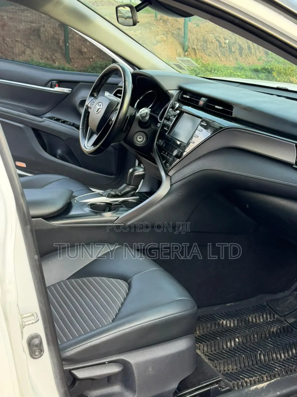 Toyota Camry 2019 White