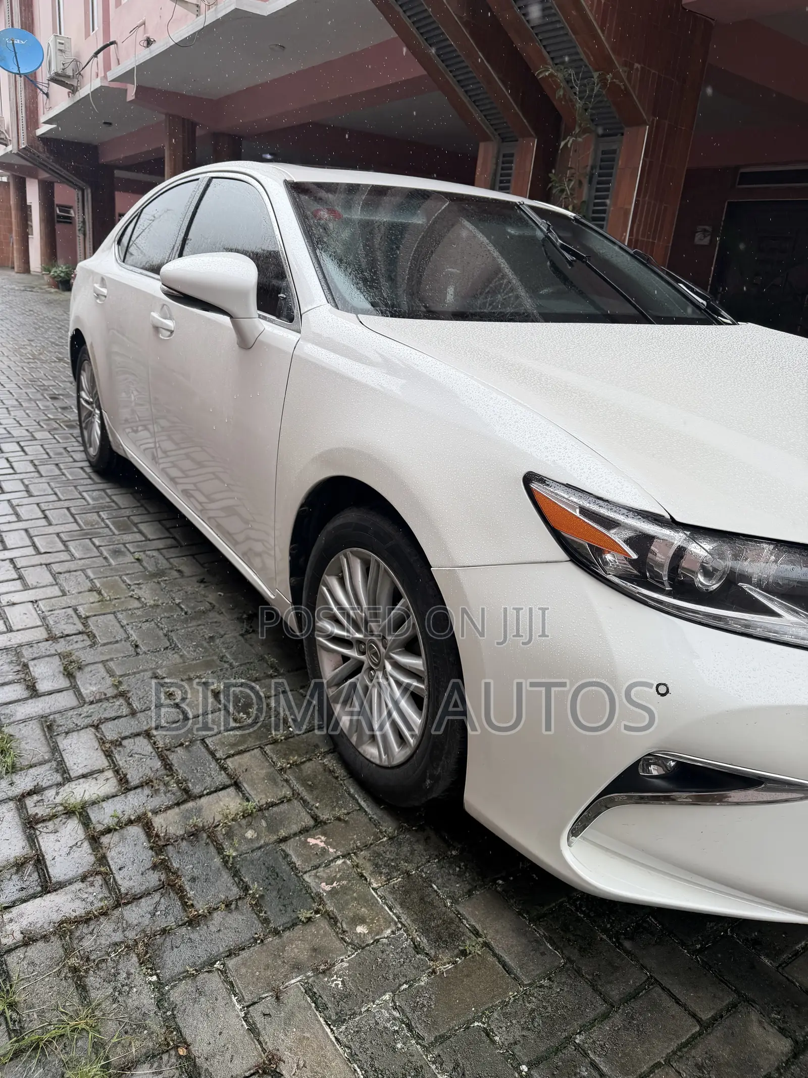 Lexus ES 350 FWD 2015 White