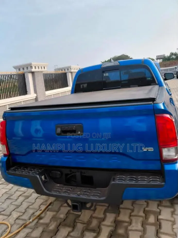 Toyota Tacoma 2023 Blue