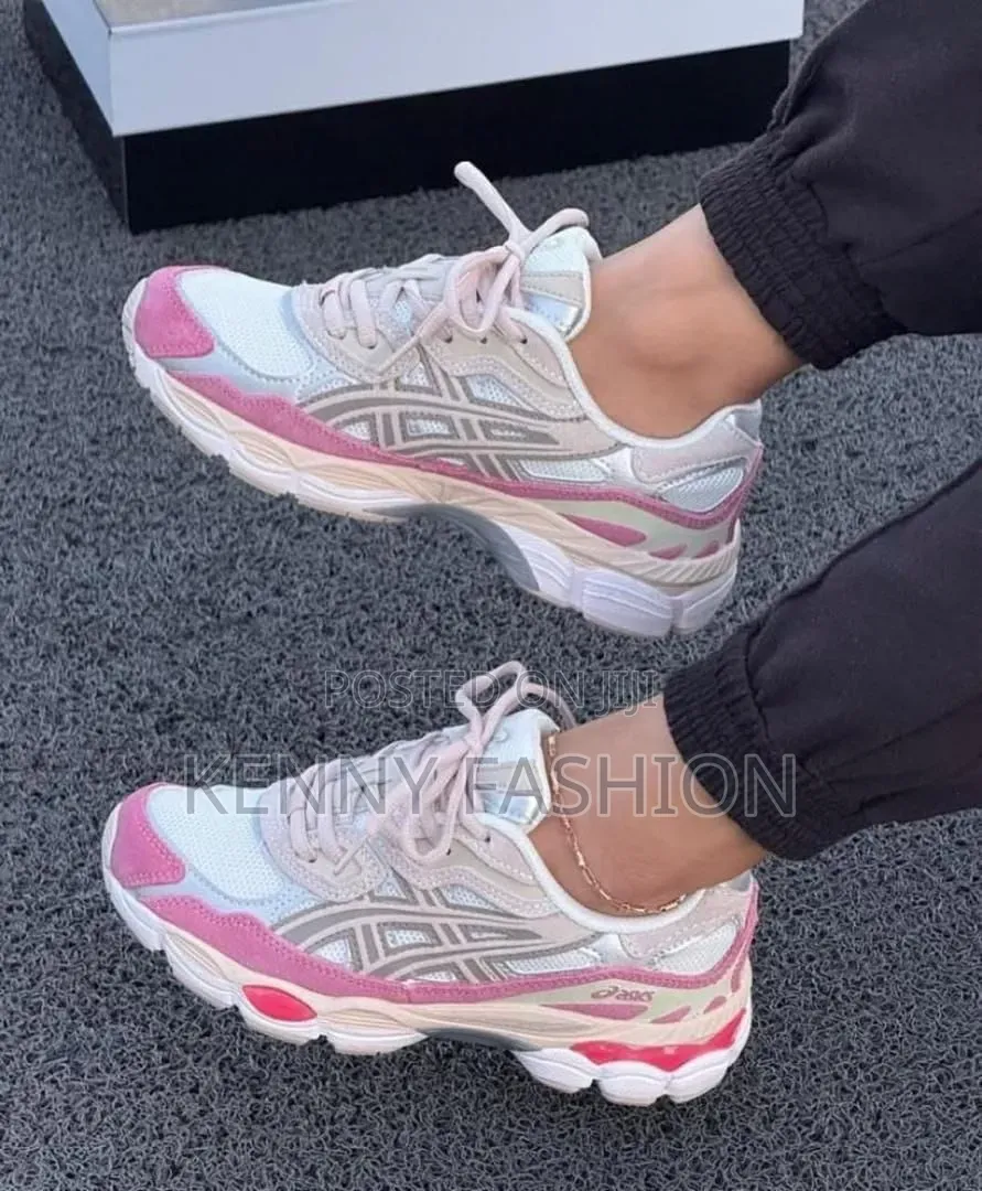 Quality Designer Ladies Sneakers Available in Different Sizes