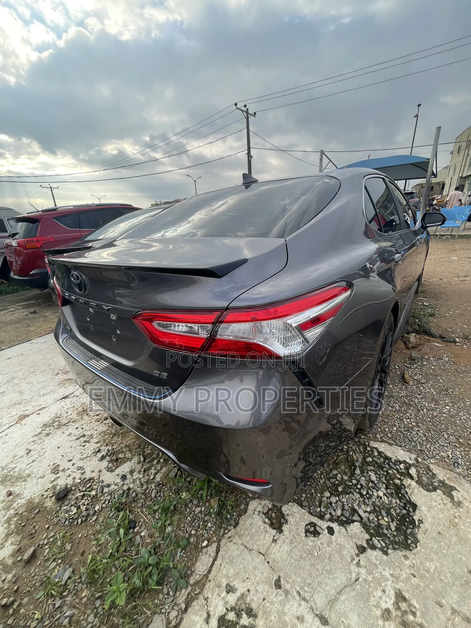 Toyota Camry SE FWD 2020 Gray