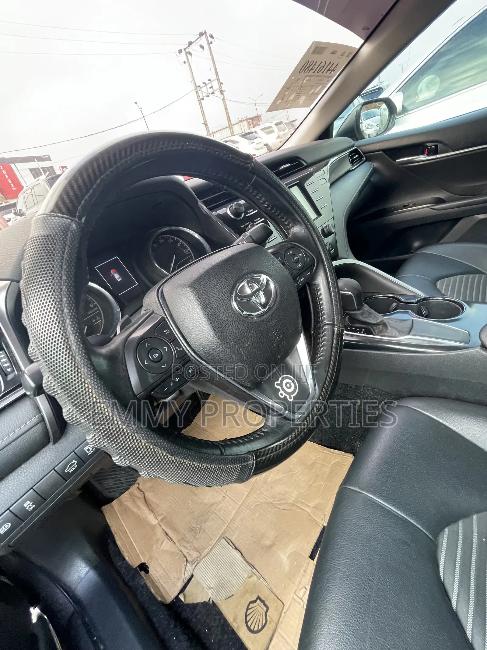 Toyota Camry SE FWD 2020 Gray