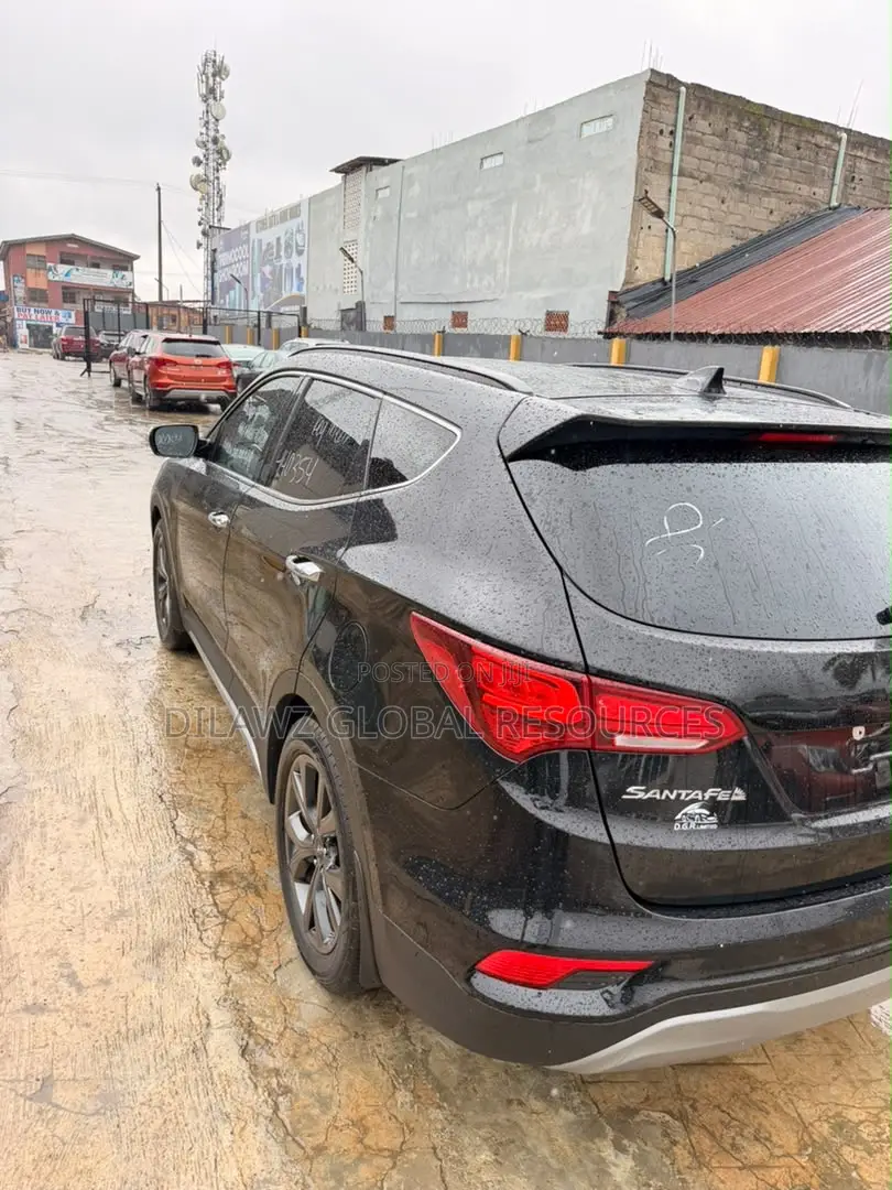 Hyundai Santa Fe SE Ultimate AWD 2017 Black