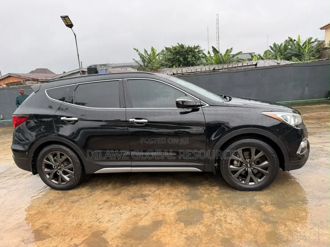 Hyundai Santa Fe SE Ultimate AWD 2017 Black