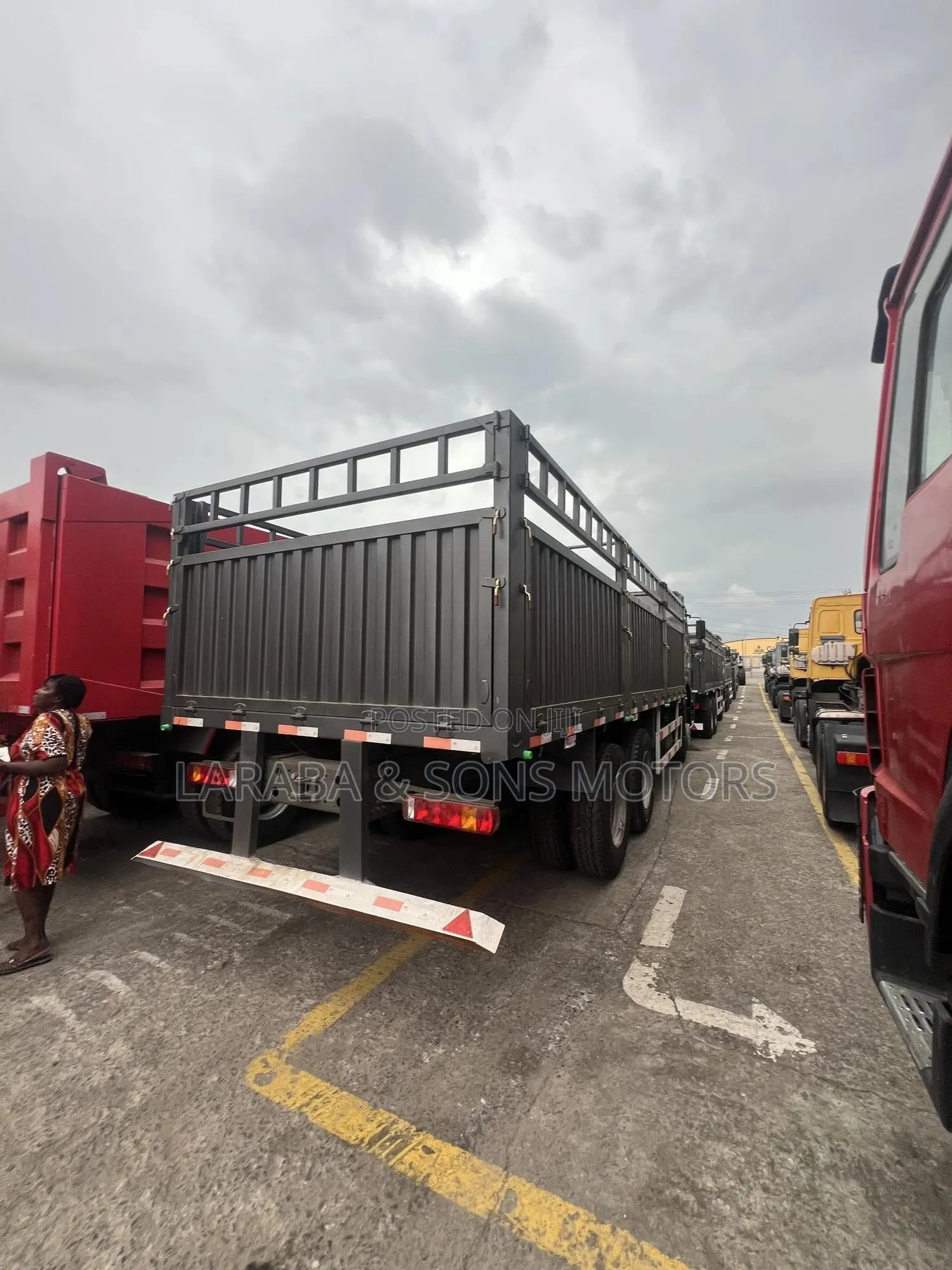 Trailer Half Body