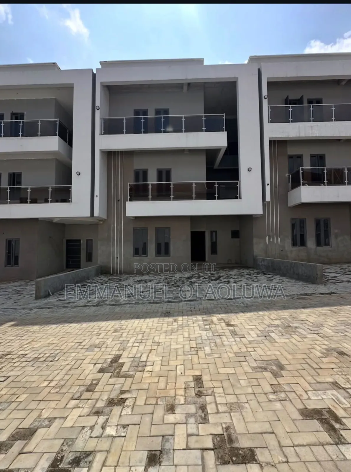 4bdrm Duplex in Life Camp for sale