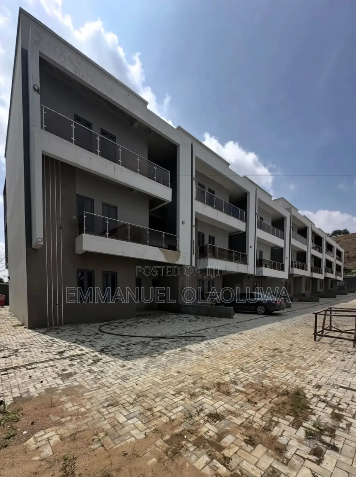 4bdrm Duplex in Life Camp for sale