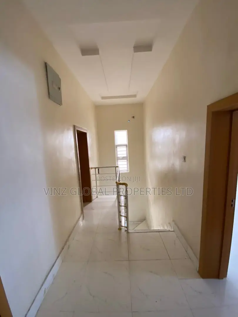 4bdrm Duplex in Lekki for rent