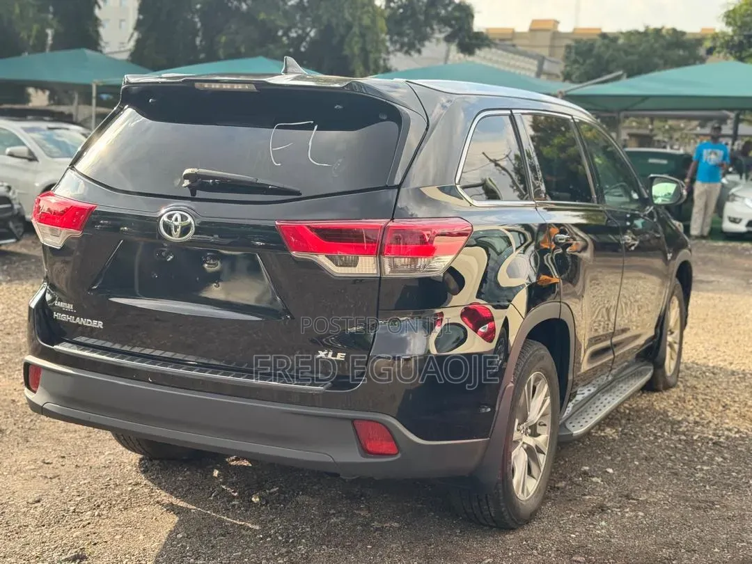 Toyota Highlander XLE V6 4x2 (3.5L 6cyl 6A) 2016 Black