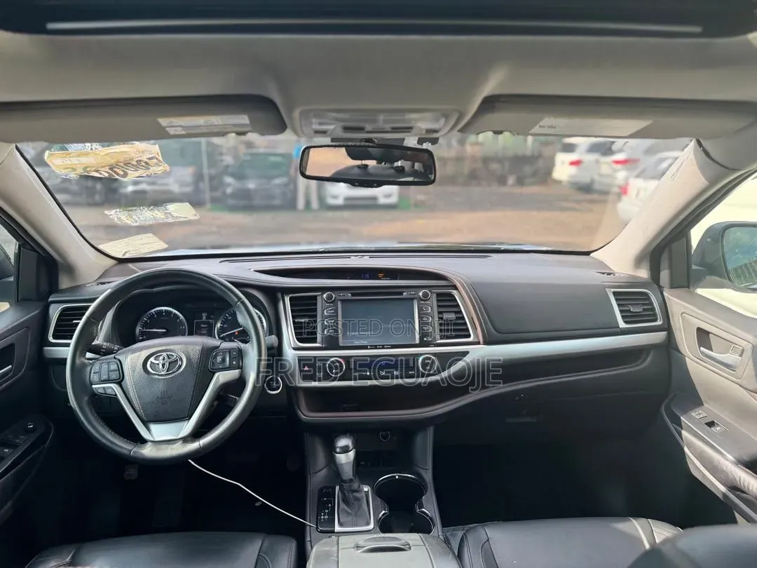 Toyota Highlander XLE V6 4x2 (3.5L 6cyl 6A) 2016 Black