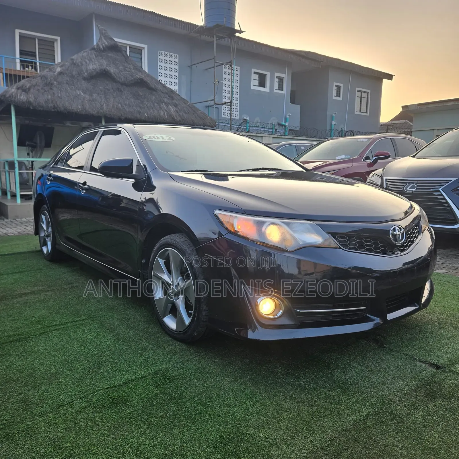 Toyota Camry SE V6 4dr Sedan (3.5L 6cyl 6A) 2012 Gray