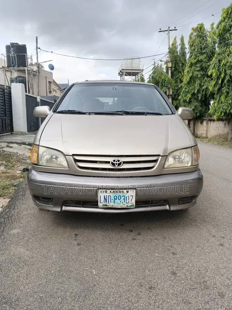 Toyota Sienna 2002 Gray