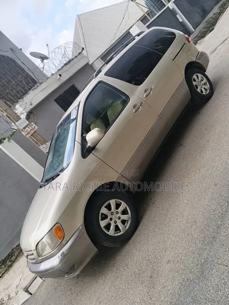 Toyota Sienna 2002 Gray