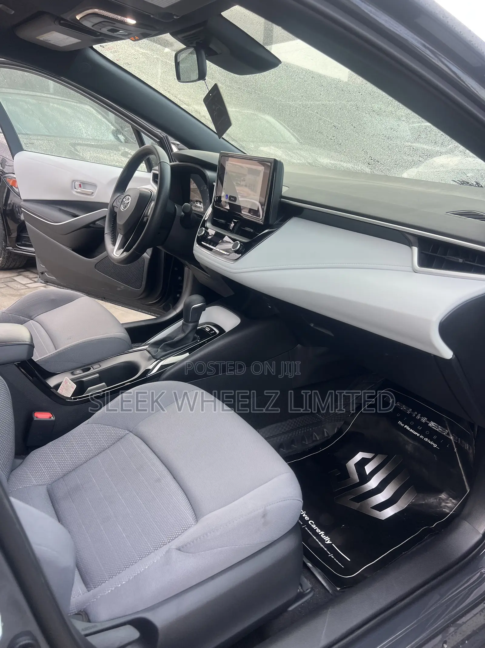 Toyota Corolla 2025 Gray