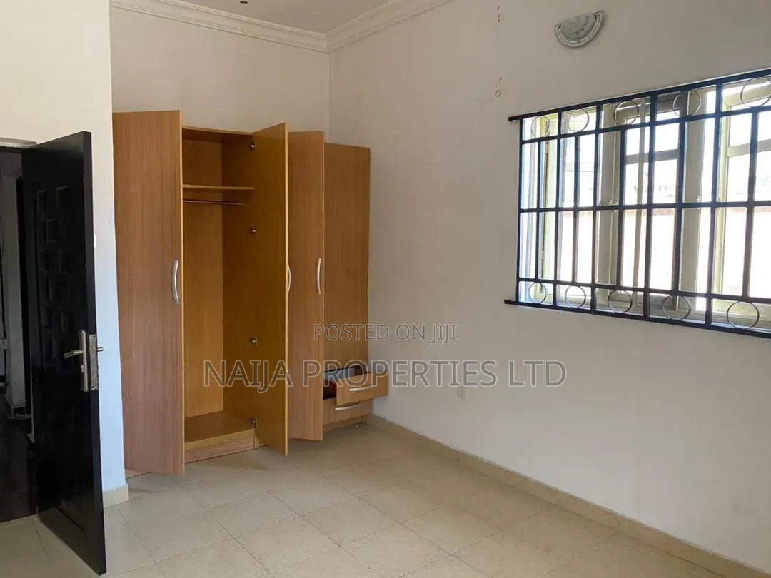 3bdrm Block of Flats in Thera Peace Zone, Sangotedo for sale