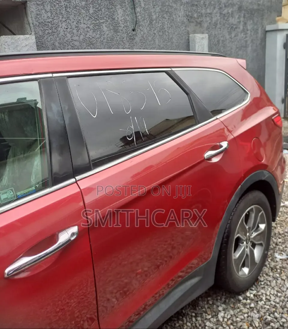 Hyundai Santa Fe 2013 Red