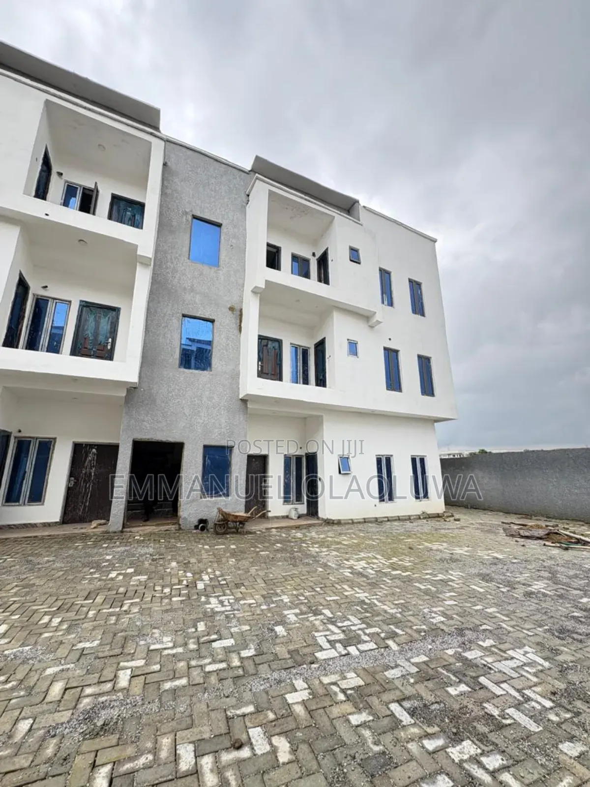 3bdrm Block of Flats in Mabushi for sale