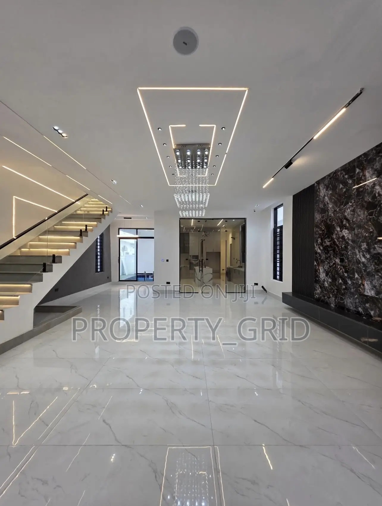 5bdrm Duplex in Chevron Estate, Lekki for sale