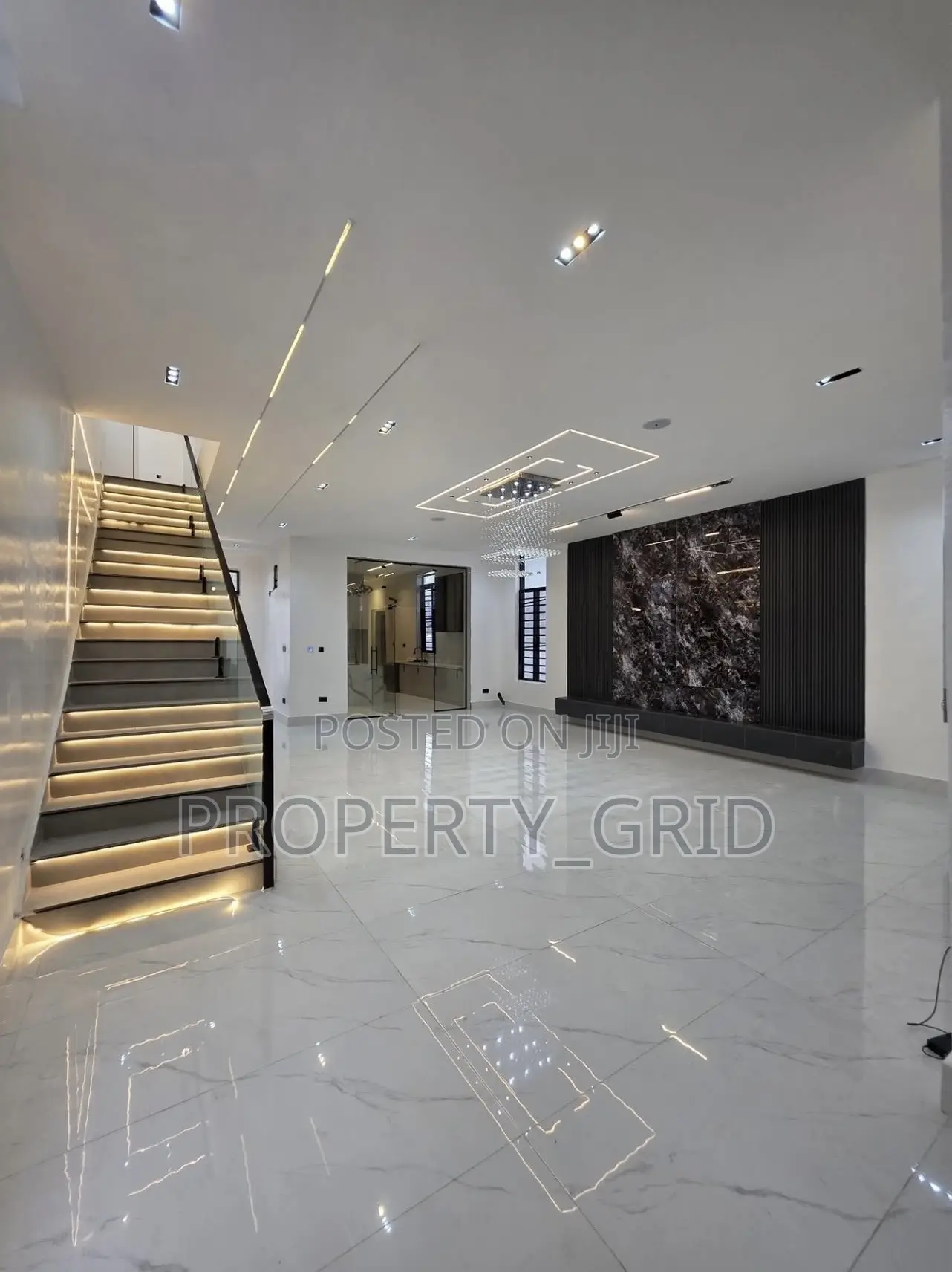 5bdrm Duplex in Chevron Estate, Lekki for sale