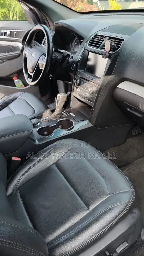 Ford Explorer Limited FWD 2018 Black