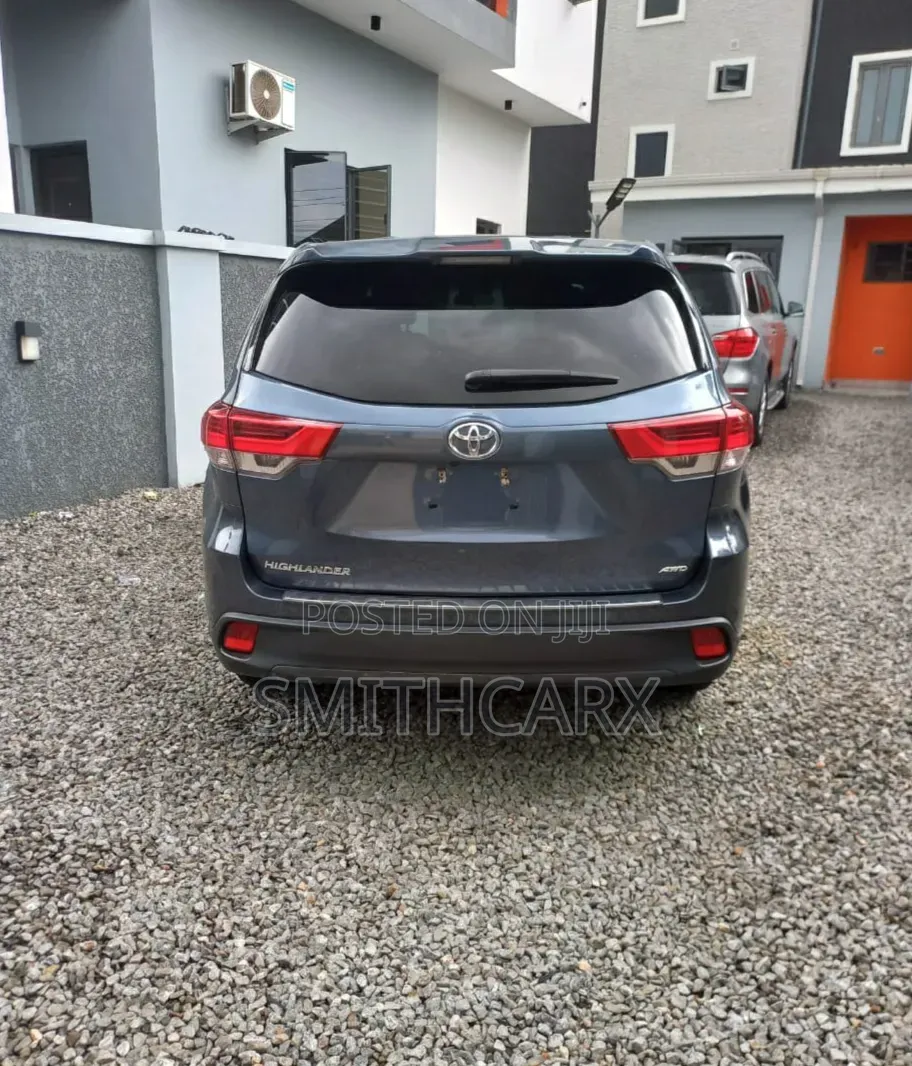 Toyota Highlander 2020 Blue