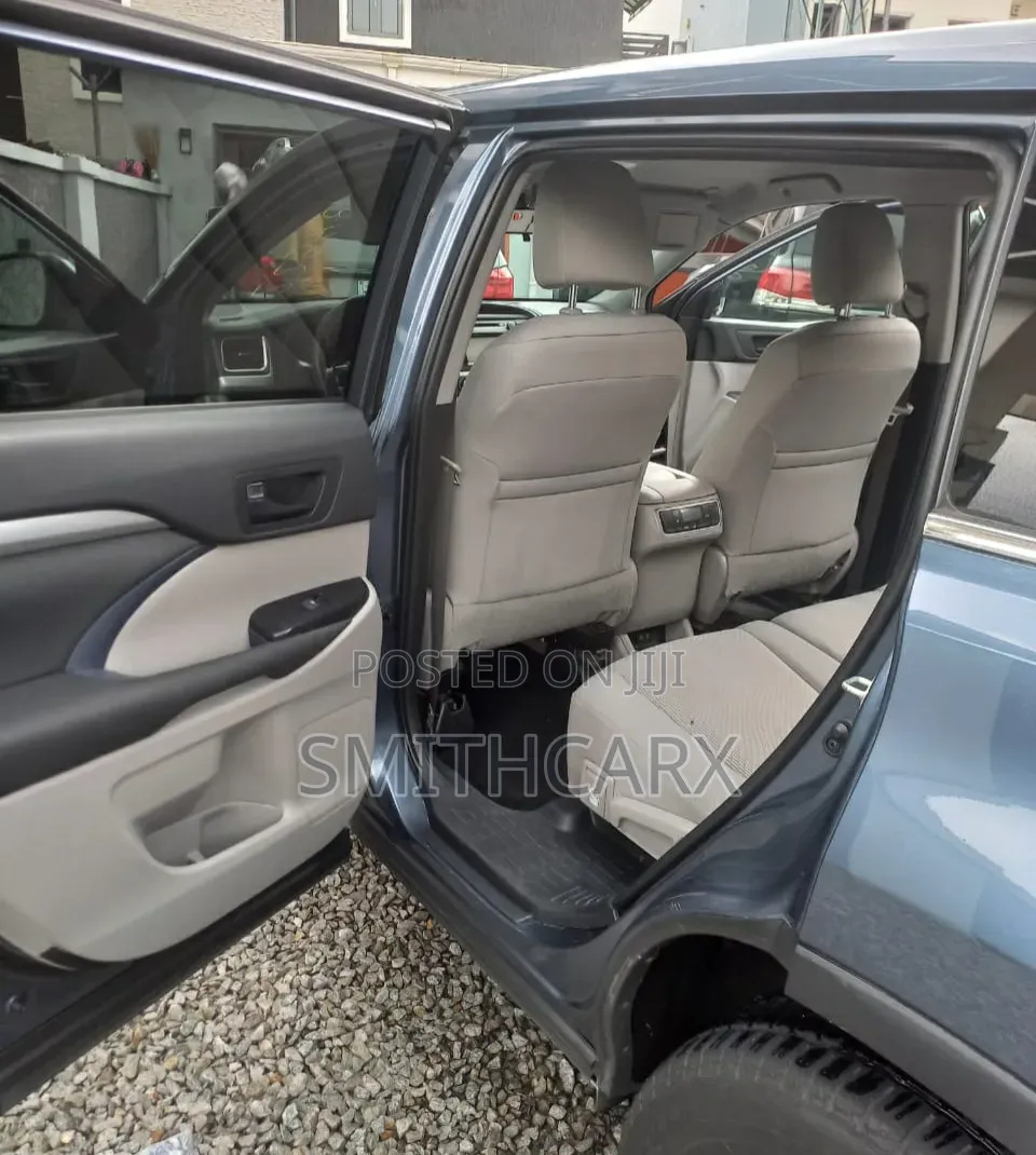 Toyota Highlander 2020 Blue