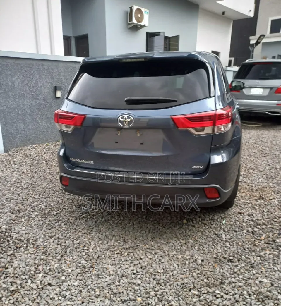 Toyota Highlander 2020 Blue