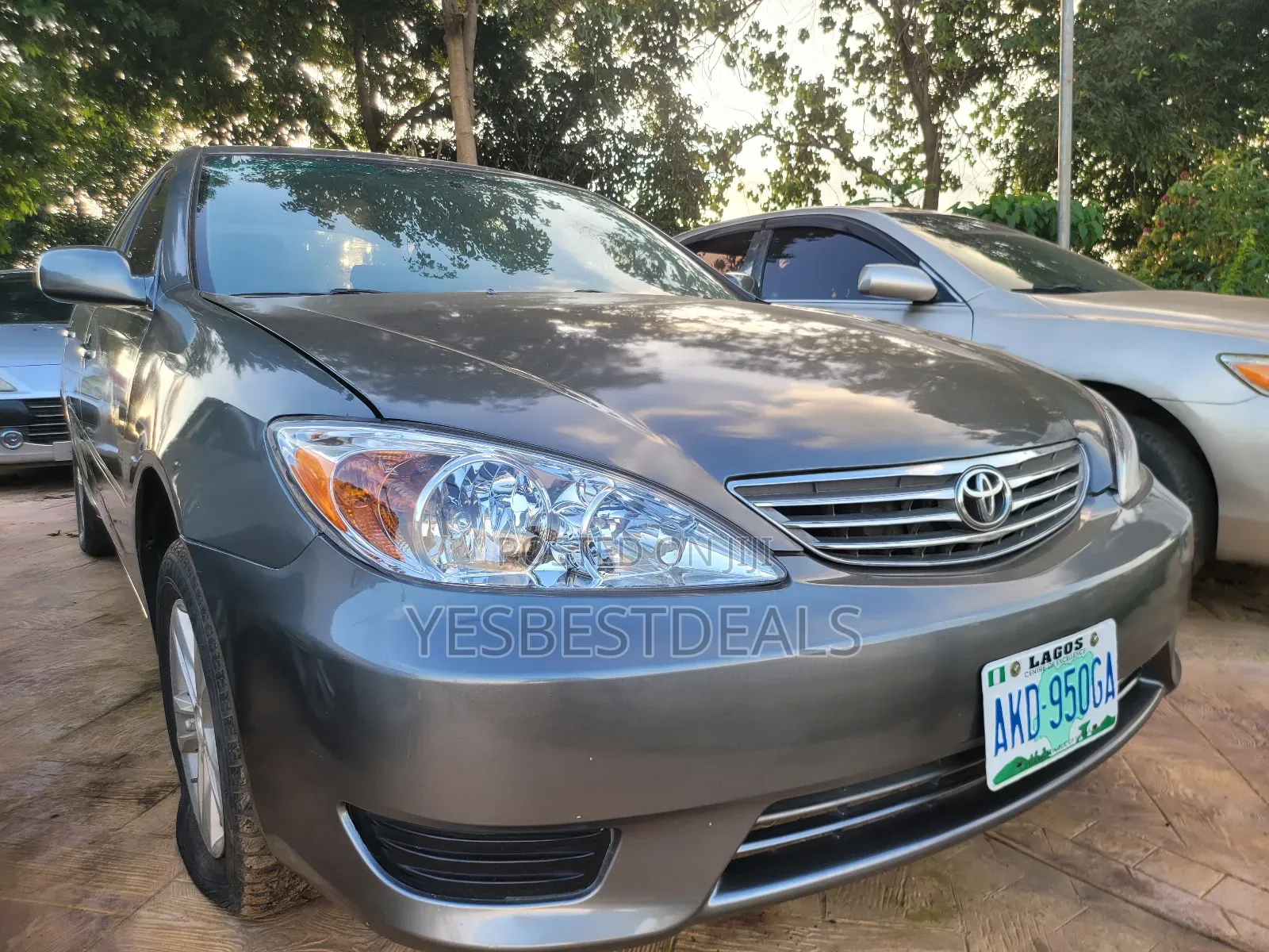 Toyota Camry LE 4dr Sedan (2.4L 4cyl 5M) 2004 Gray