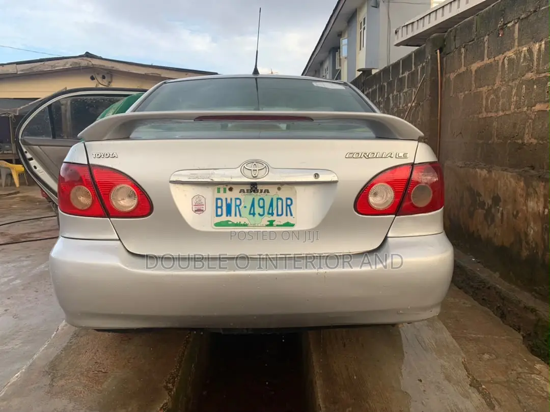 Toyota Corolla LE 2005 Silver