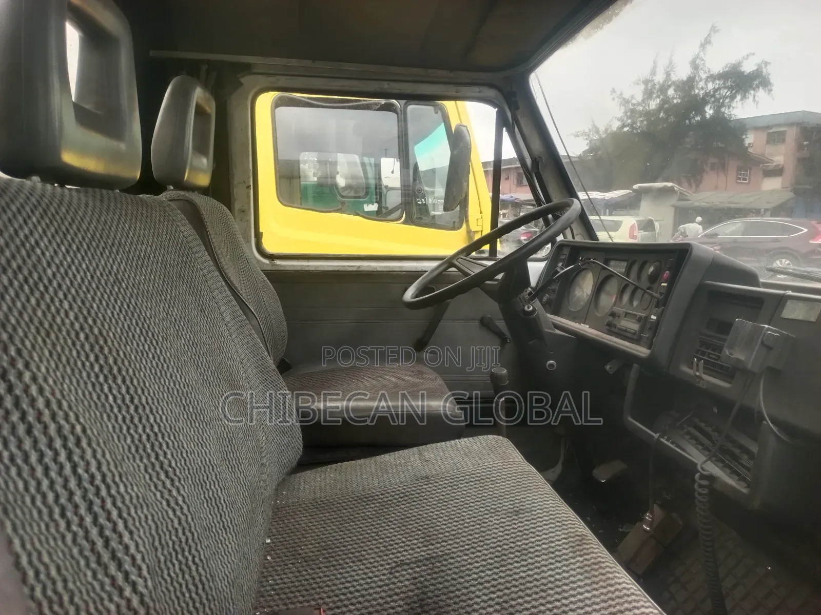 MAN Voks Pickup Truck (Foreign Used) 6 Tyres