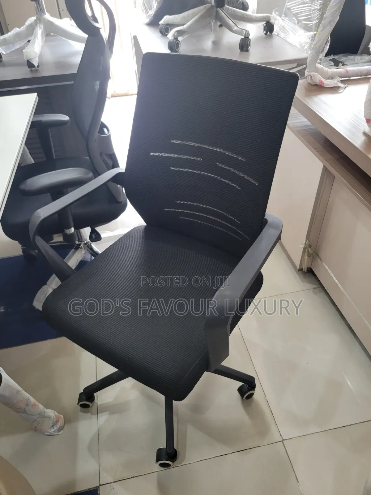 Ergonomic Office Swivel Mesh Chair.