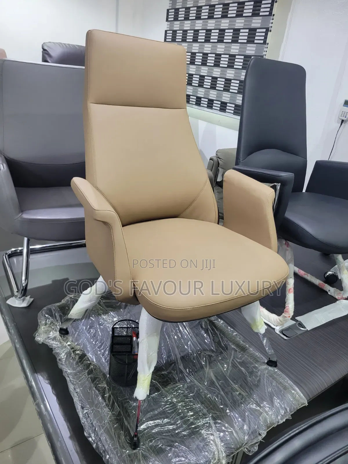 Ergonomic Office Leather Chair.