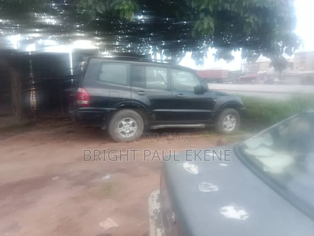 Mitsubishi Pajero IO 2012 Black