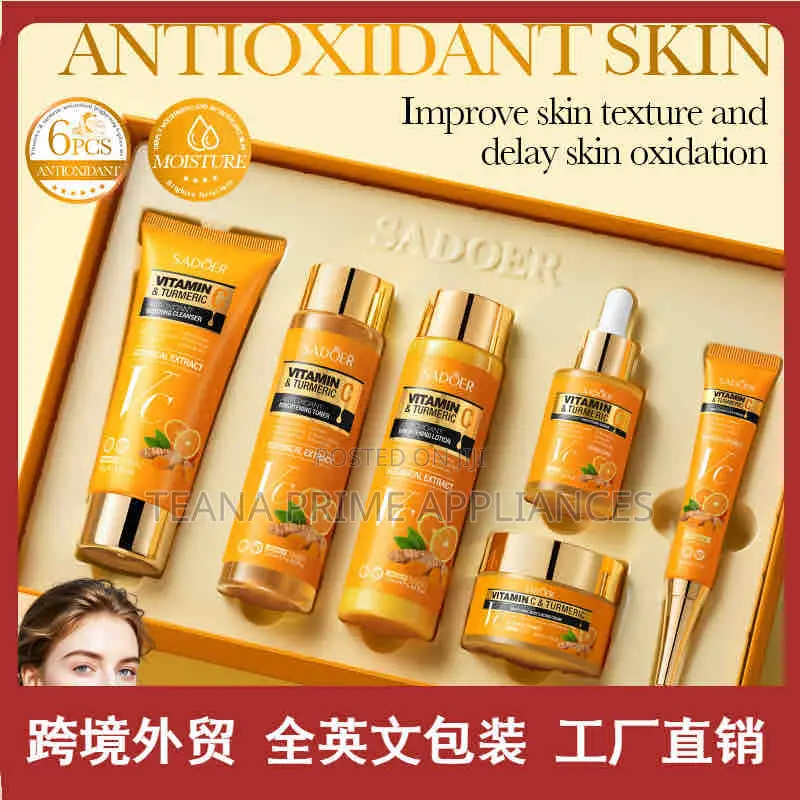 SADOER Vitamin C and Tumeric Antioxidant Brightening Sets