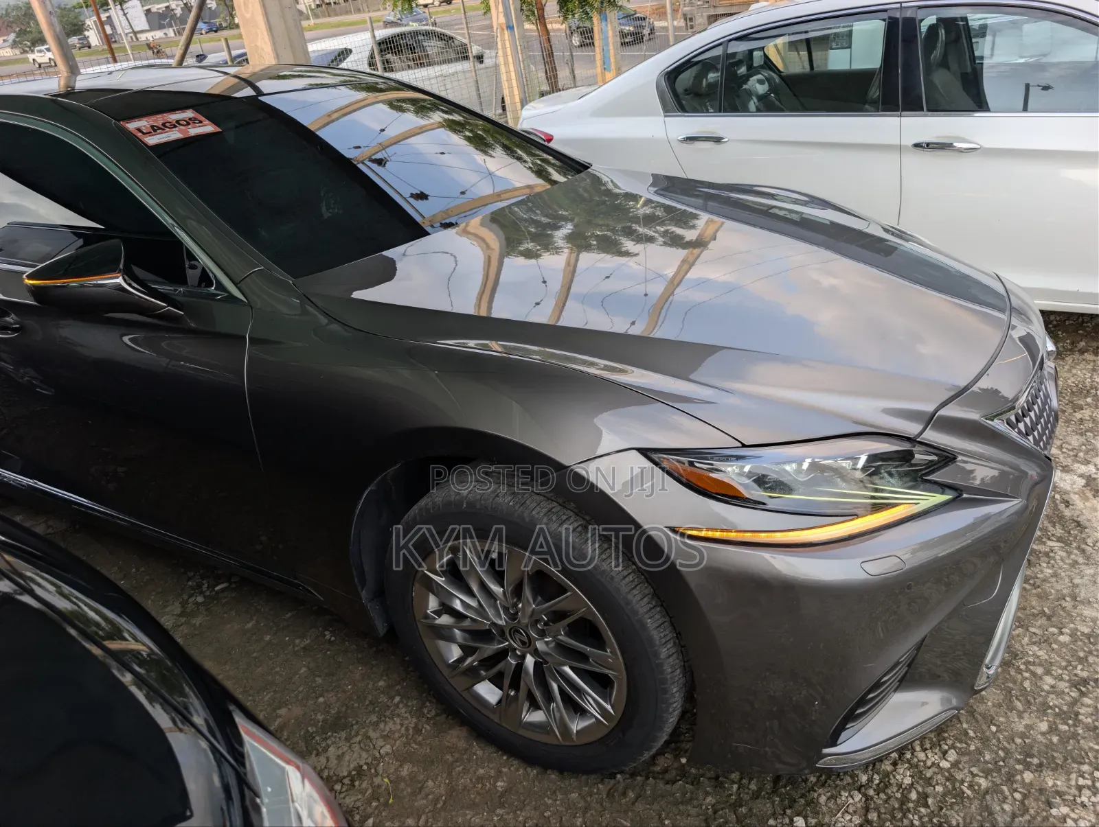 Lexus LS 2018 Brown