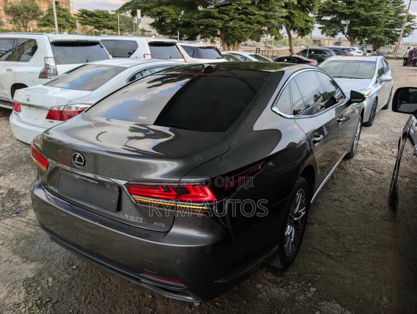 Lexus LS 2018 Brown