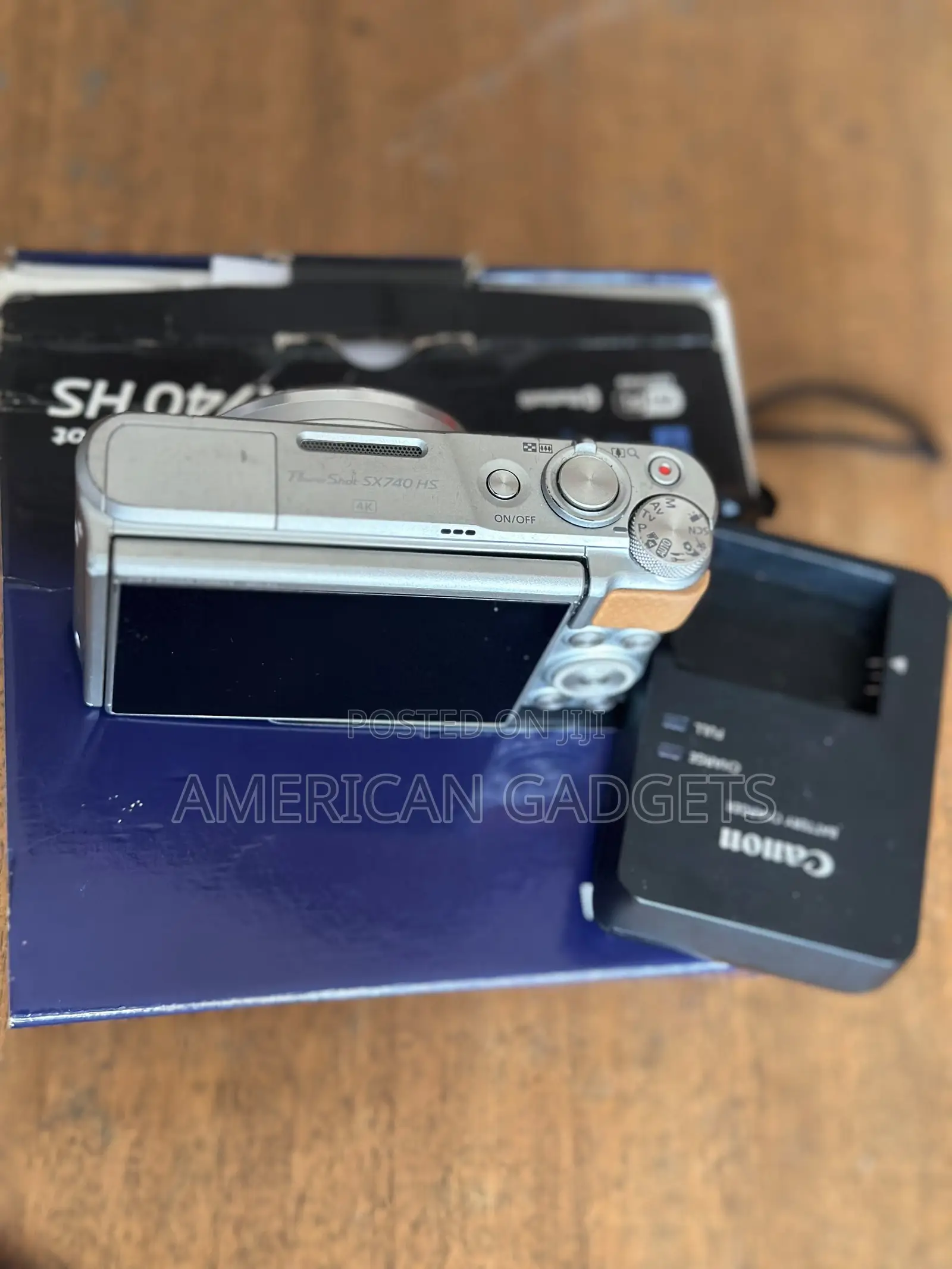 Canon SX740