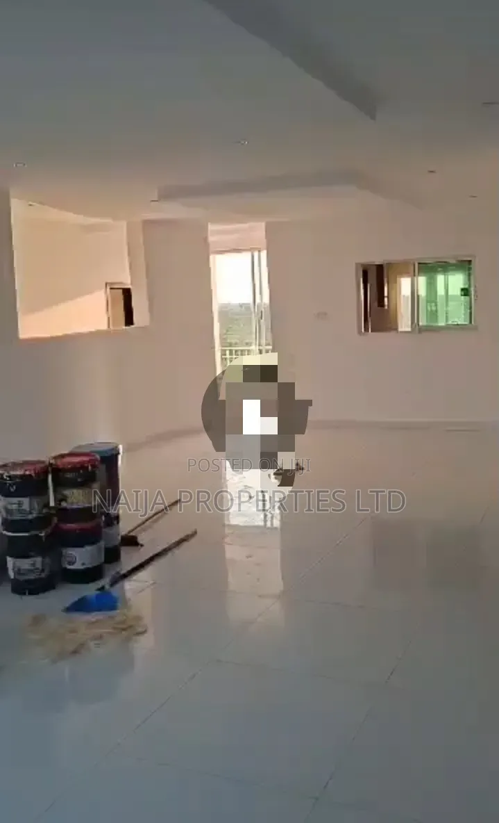 3bdrm Apartment in Monastery Rd, Sangotedo for rent