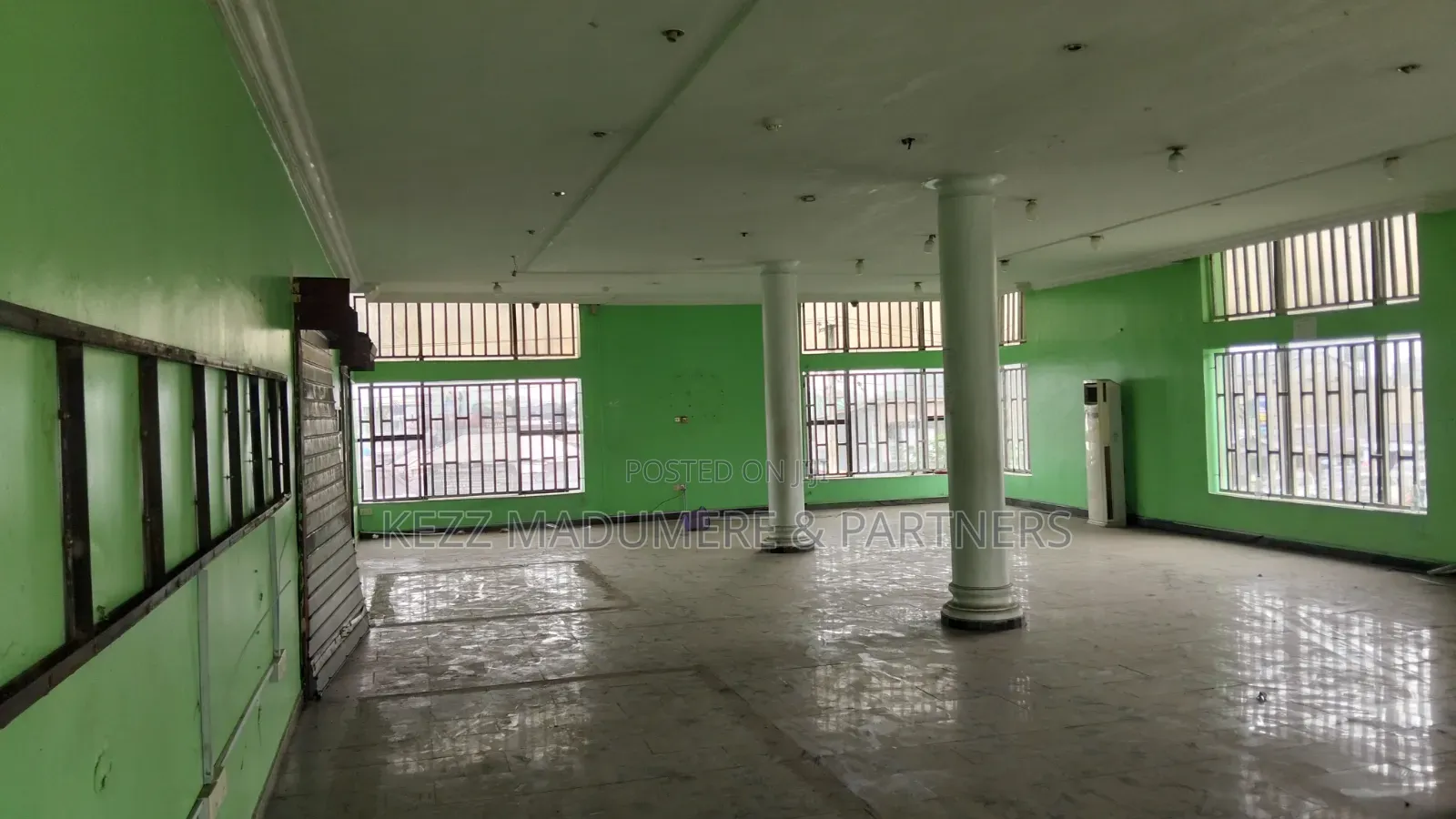To Let : 1st Floor Standard Hell With AC at Ikwere Rd , Ph