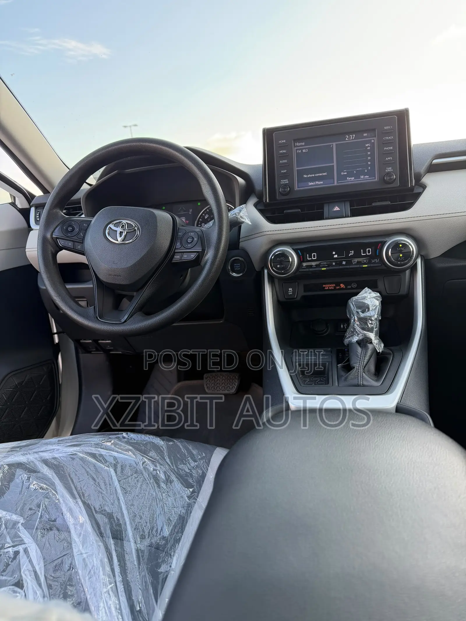 Toyota RAV4 XLE Premium AWD 2020 White