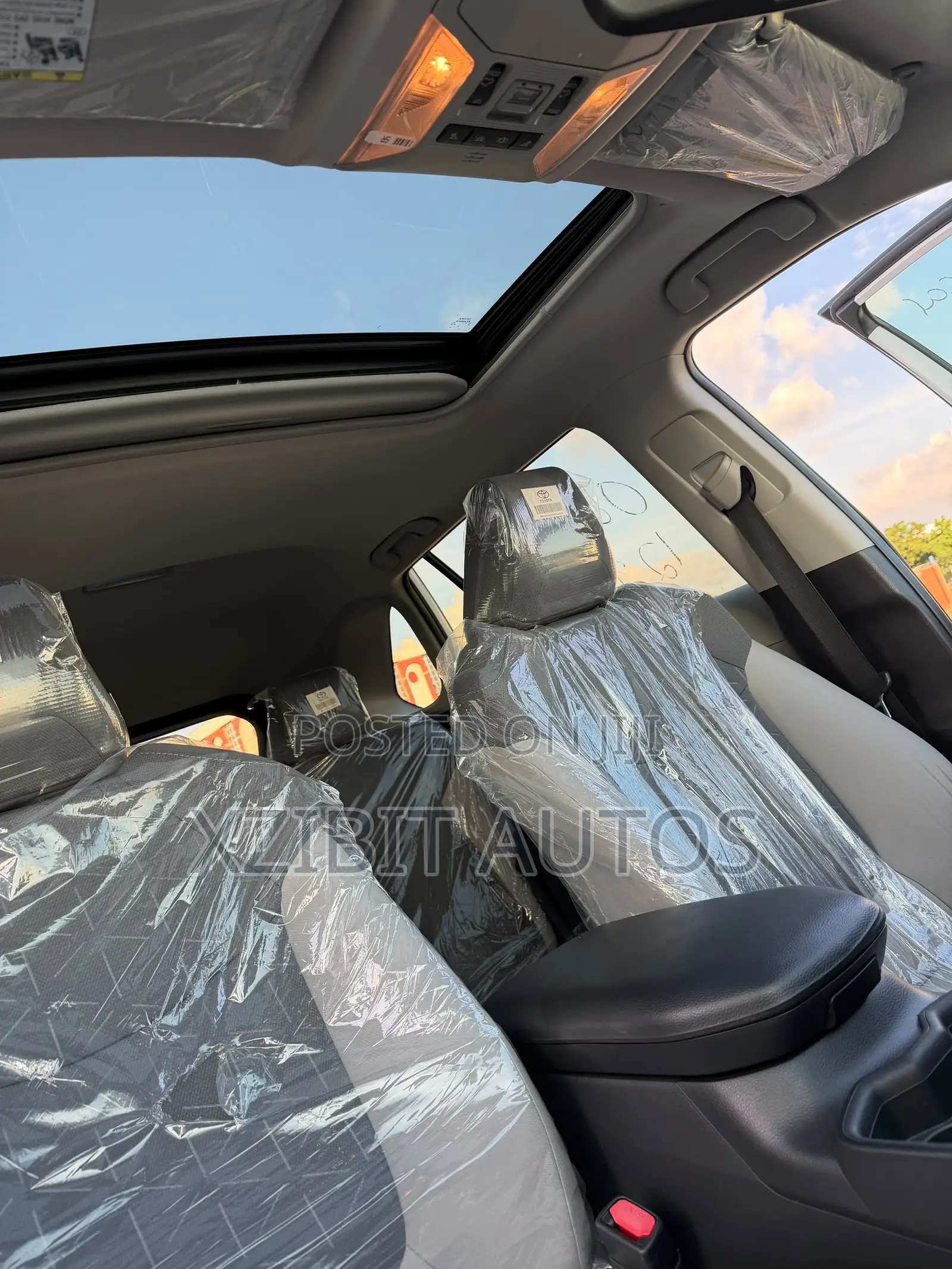 Toyota RAV4 XLE Premium AWD 2020 White