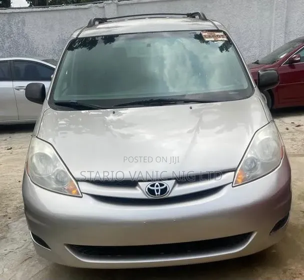 Toyota Sienna 2006 Silver