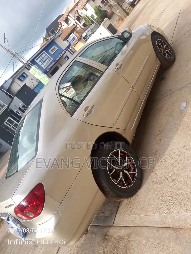 Toyota Corolla CE 2007 Gold